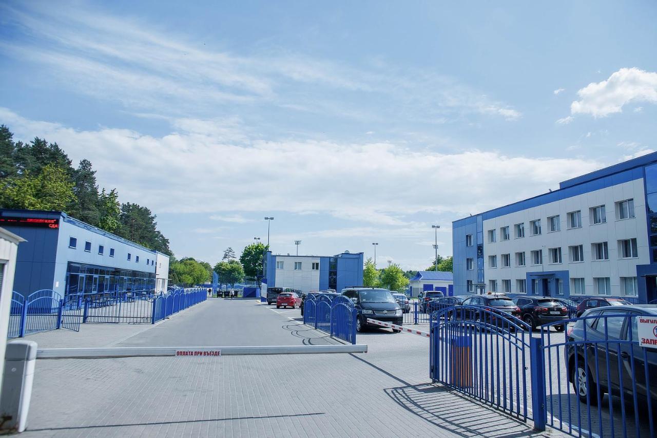 Olimpiyskiy Hotel Минск Екстериор снимка